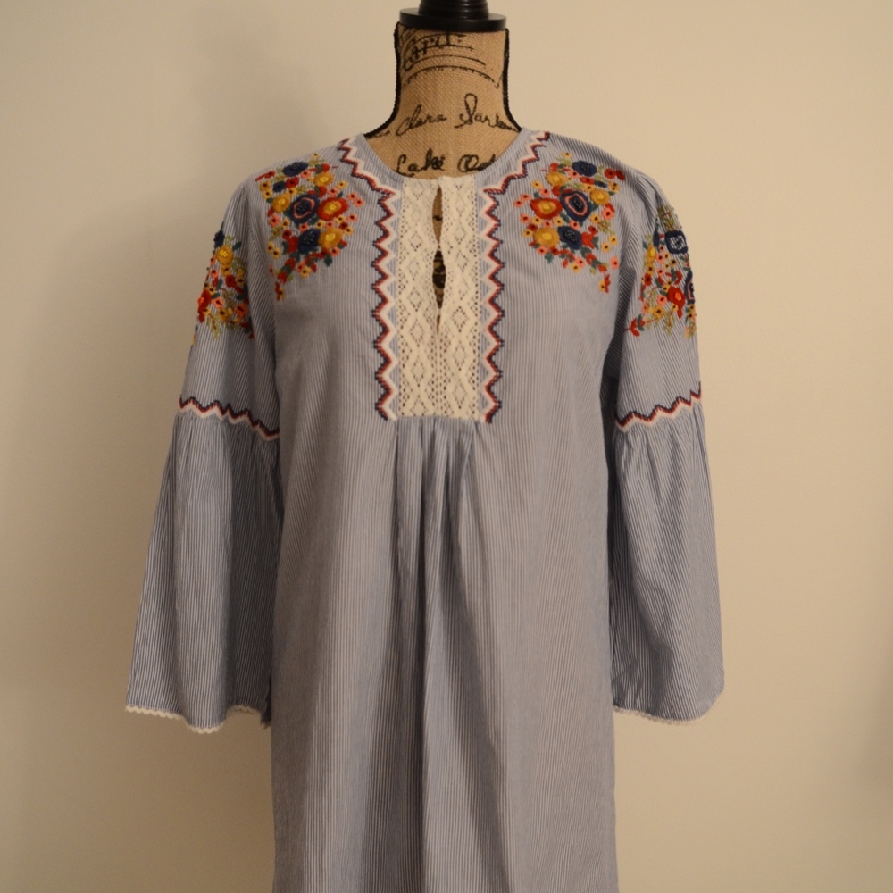 Embroidered Detailed Dress - Picture 6 of 8